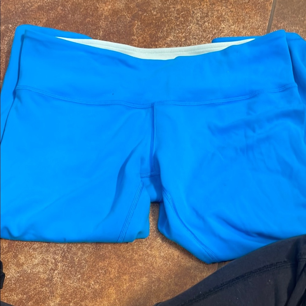 lululemon reversible Blue Leggings with Wide Waistband and Form-Fitting Design